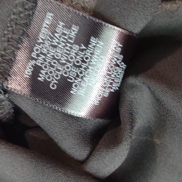 Bold Elements Cut to Curve Blouse - Picture 4 of 4